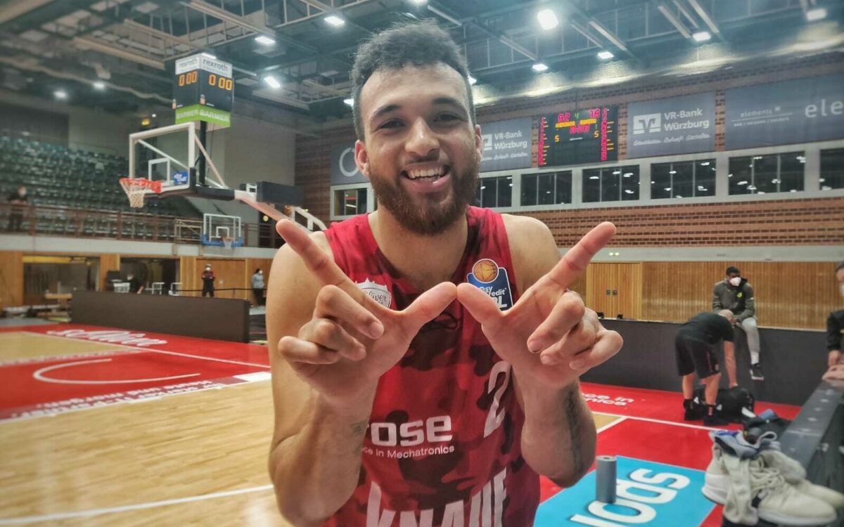 Brekott Chapman freut sich über Derbysieg der Baskets Brekott Chapman freut sich über Derbysieg der Baskets